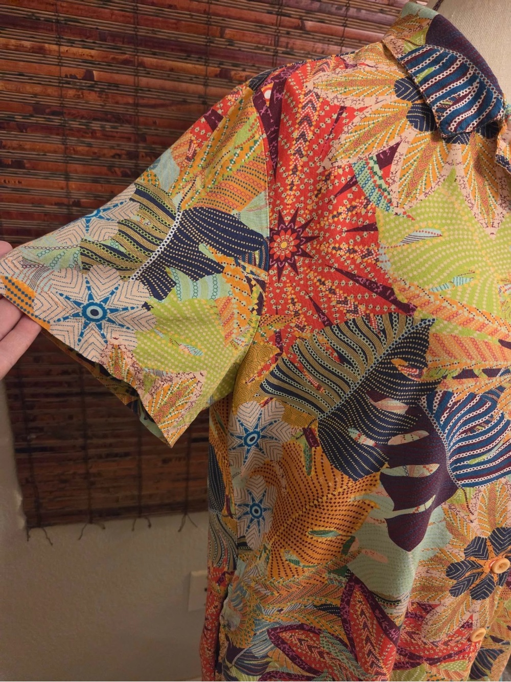 Women’s Short-Sleeve Tropical Print Tunic in Multi - Picture 5 of 6